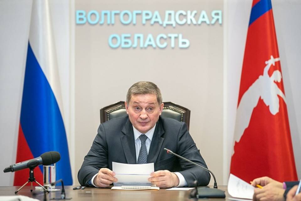 Андрей Бочаров поручил благоустроить 350 территорий в Волгоградской области