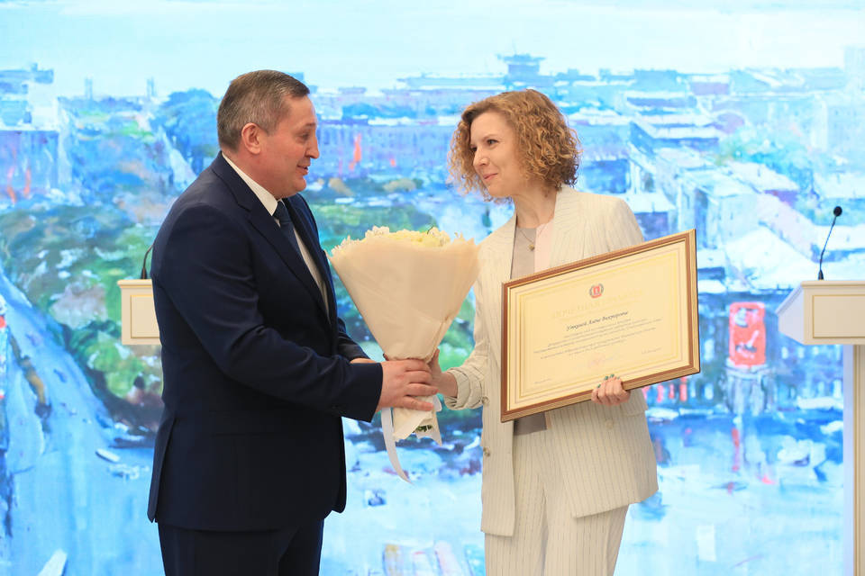 Андрей Бочаров наградил деятелей культуры Волгоградской области