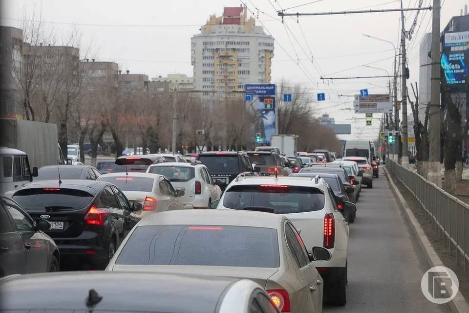 Цены на бензин обрадовали жителей Волгоградской области
