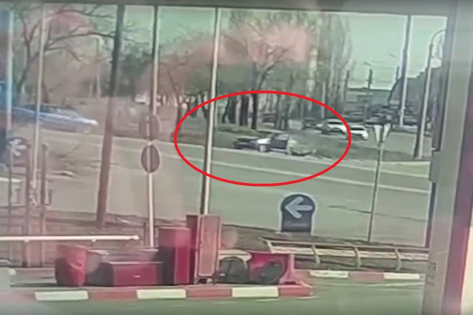 Под Волгоградом девушка-водитель на ходу выпрыгнула из авто