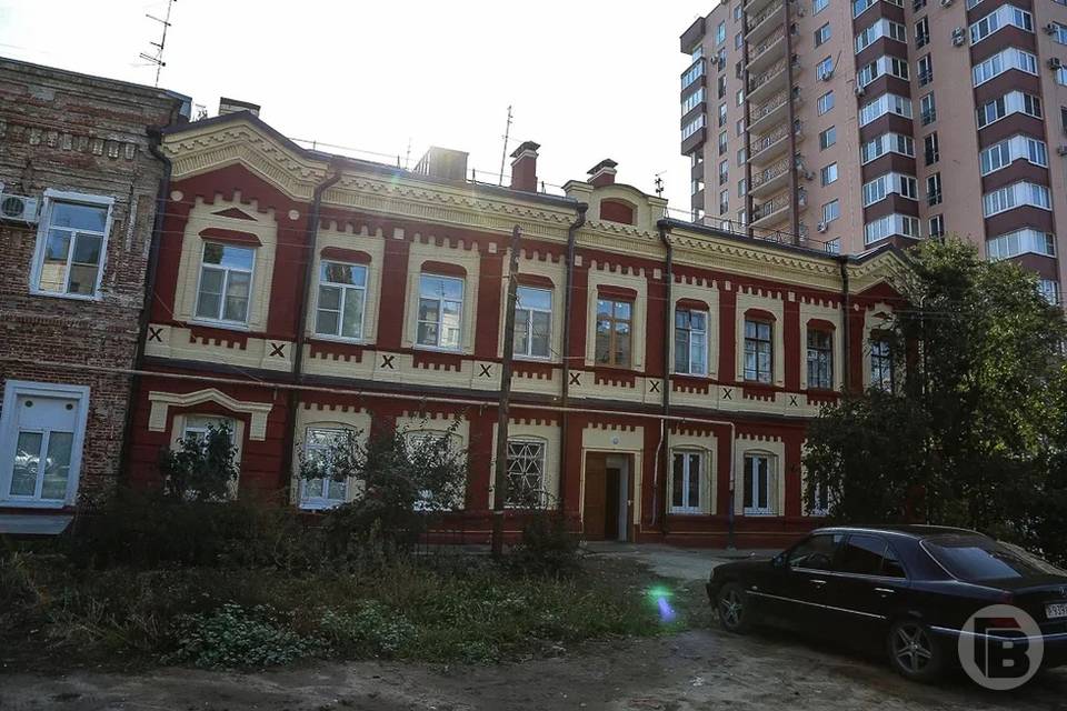 В Волгограде полиция проверила здание из-за похожего на снаряд предмета