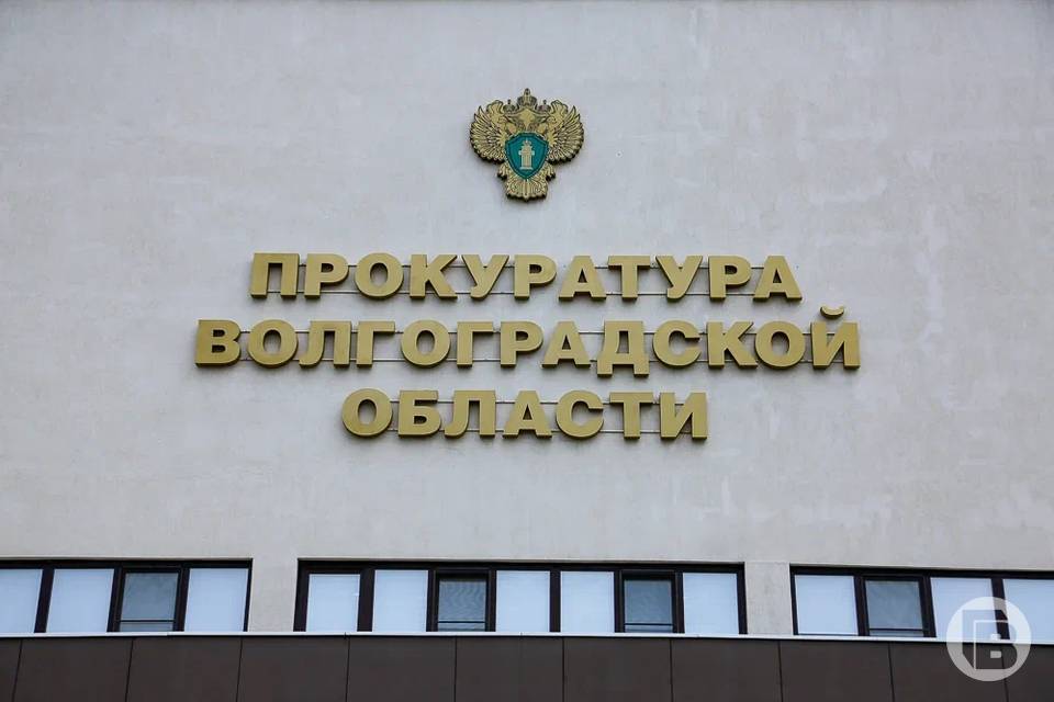 Подрядчик украл 400 тысяч рублей при ремонте крыши школы под Волгоградом