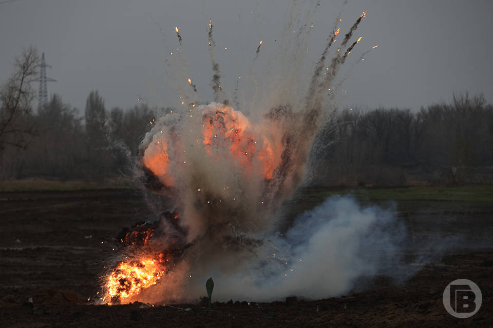 19 ноября волгоград. Фотография взрыва. Взорванный Уран-6. Начало взрыва.