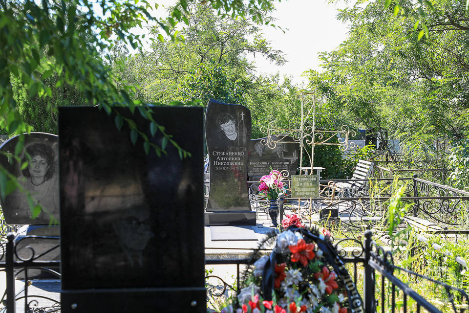 В Волгограде из-за уборки кладбищ ограничат проезд к могилам