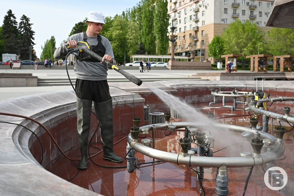 В Волгограде фонтаны готовят к открытию