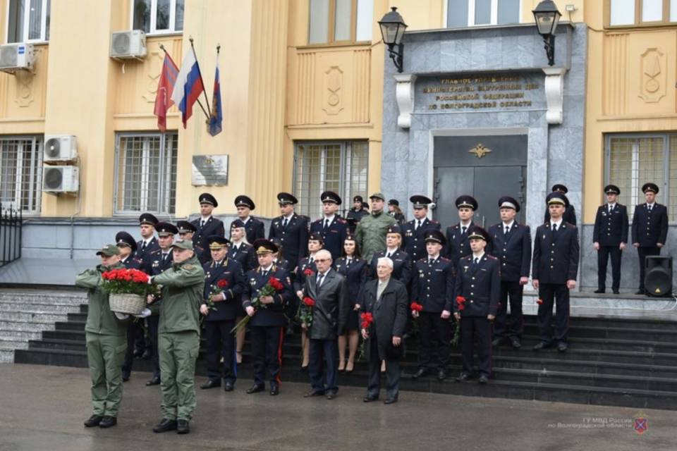 Волгоградская полиция отмечает 104-ю годовщину со дня образования