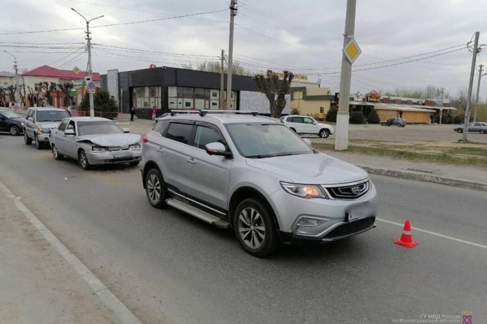 В Камышине в массовой аварии пострадал 21-летний парень