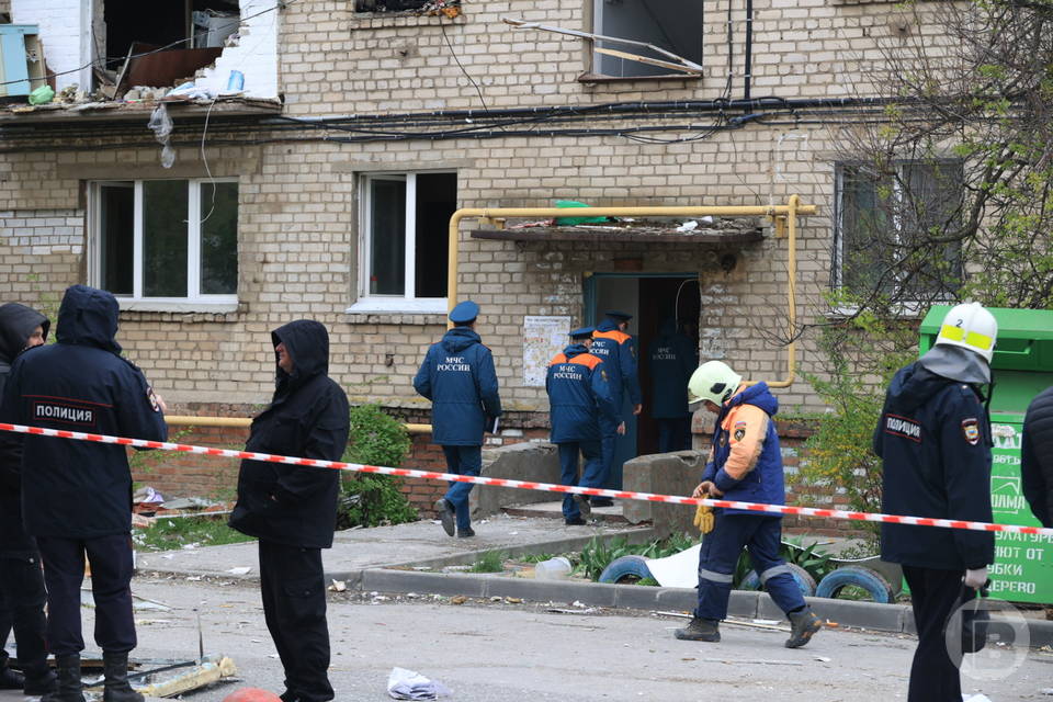 Сотрудники МВД дежурят на месте ЧП в Волгограде