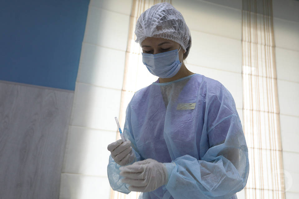 10 тысяч комплектов противокоревой вакцины поступило в поликлиники Волгоградской области