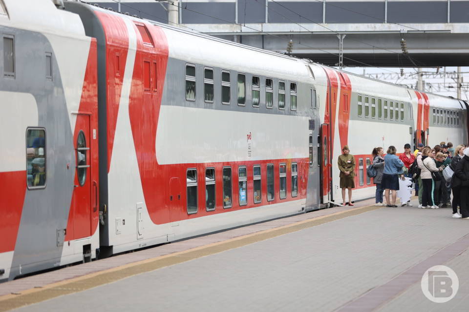 Первый в 2023 году двухэтажный поезд с туристами прибыл в Волгоград