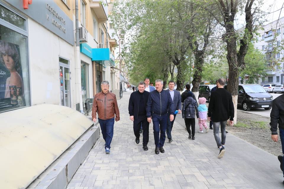 В Волгограде мэр и губернатор проверили качество благоустройства улиц