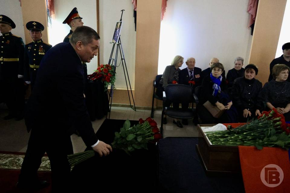 В Волгограде губернатор Бочаров простился с ветераном Михаилом Терещенко