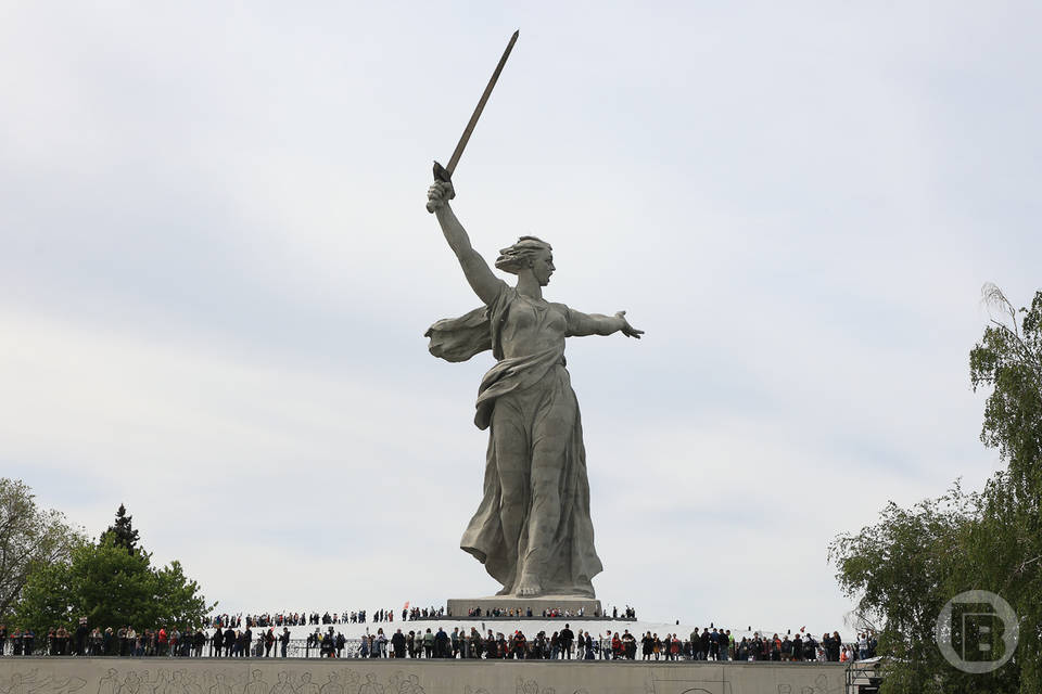 Погода в победе волгоградская. Волгоград 9 мая. Погода в Волгограде 9 мая. С днём Победы 9 мая картинки.