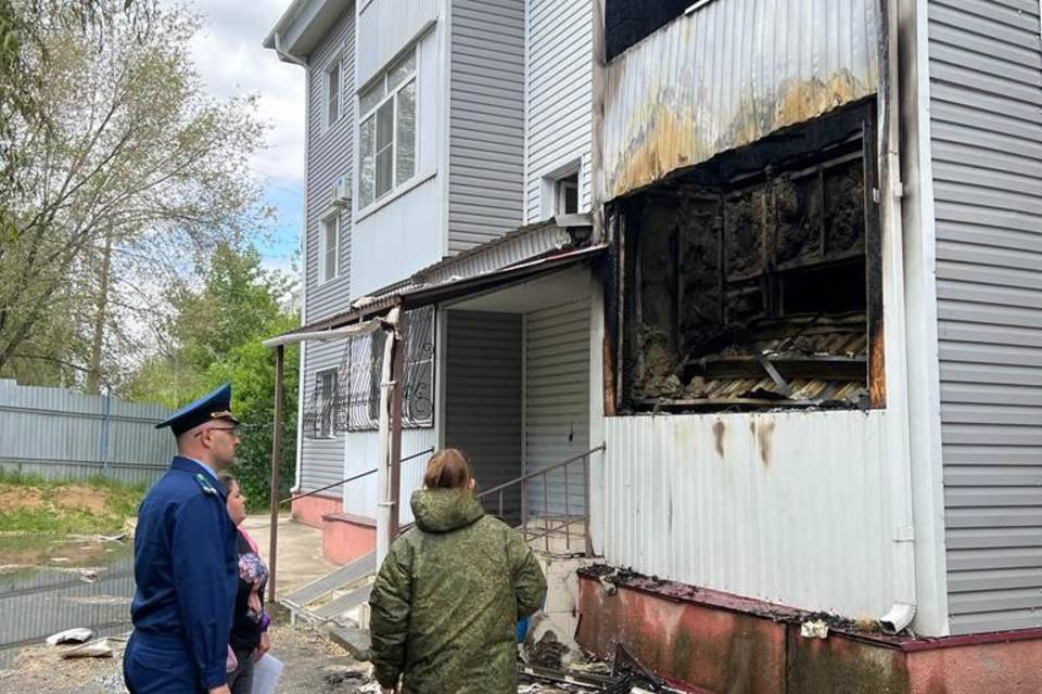 Прокуратура организовала проверку после пожара в жилом доме под Волгоградом