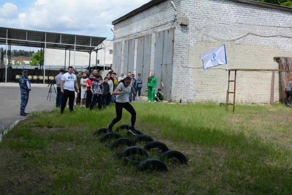 В Волгоградской области дети сотрудников исправительных учреждений участвуют в «Зарнице»