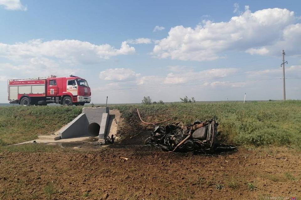 Четверо пострадали в страшном ДТП под Волгоградом в сгоревшем «ВАЗ -211440»