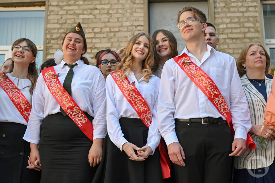 33 тысячи волгоградских школьников отметили последние звонки