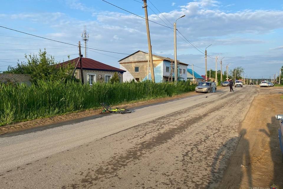 Под Волгоградом 10-летний велосипедист попал под колеса "Хендай Акцент"
