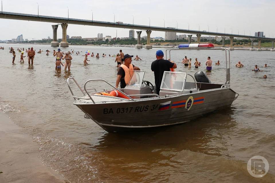 В Волгограде лихачей на катерах и гидроциклах разрешат останавливать электрошокером