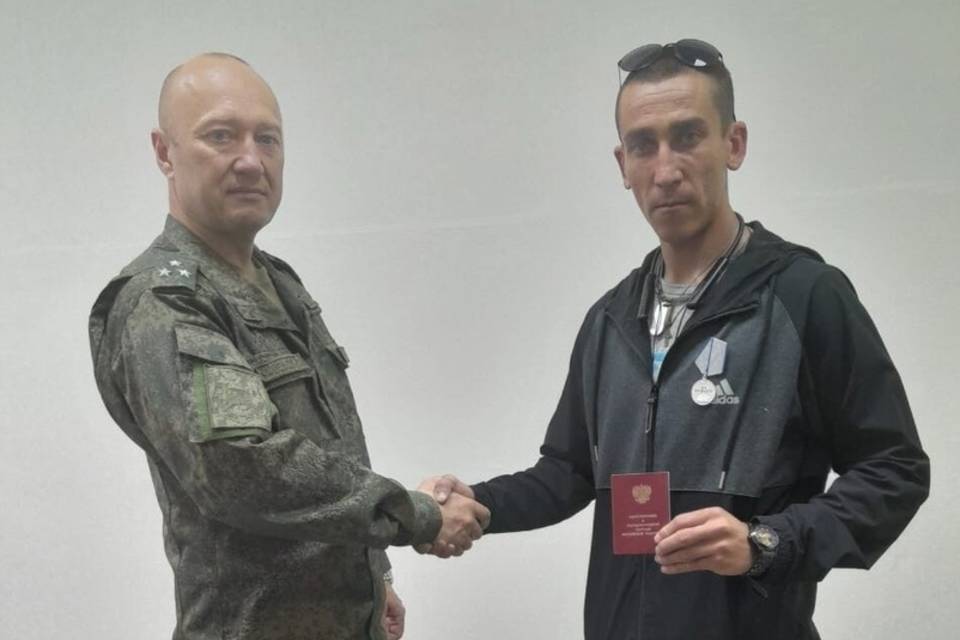 Волгоградец Валерий Грибов награжден медалью «За отвагу»