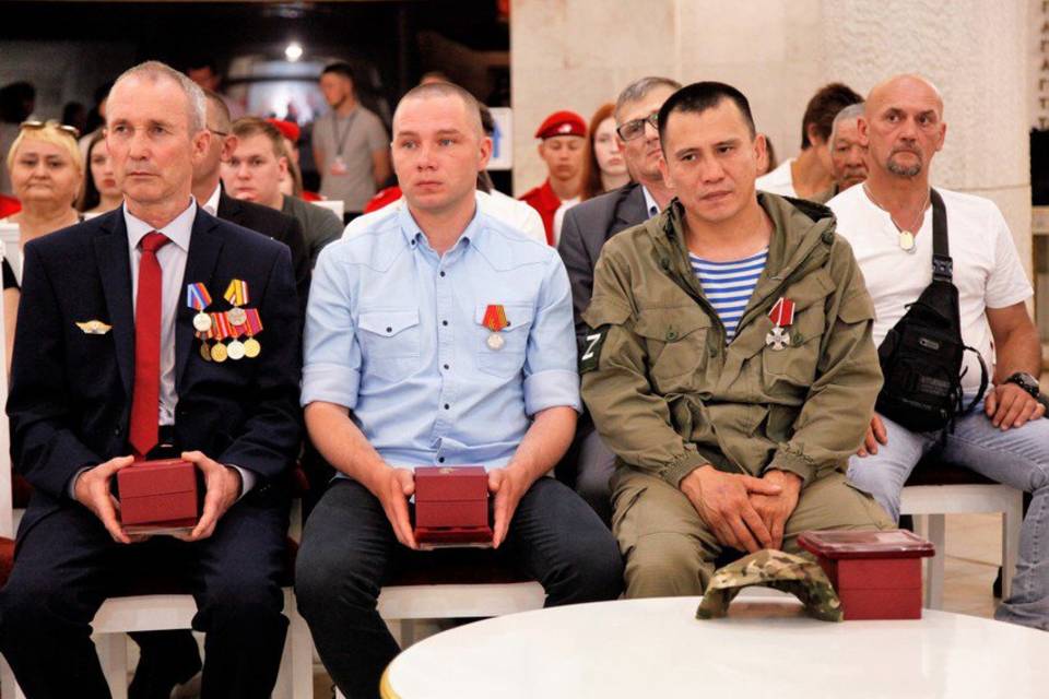 В Волгограде вручили награды добровольцам отрядов «Барс»