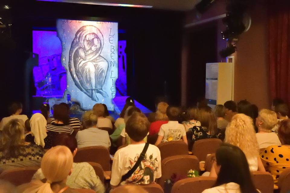 Волгоградские зрители в 450-й раз увидели «Сталинградскую Мадонну»
