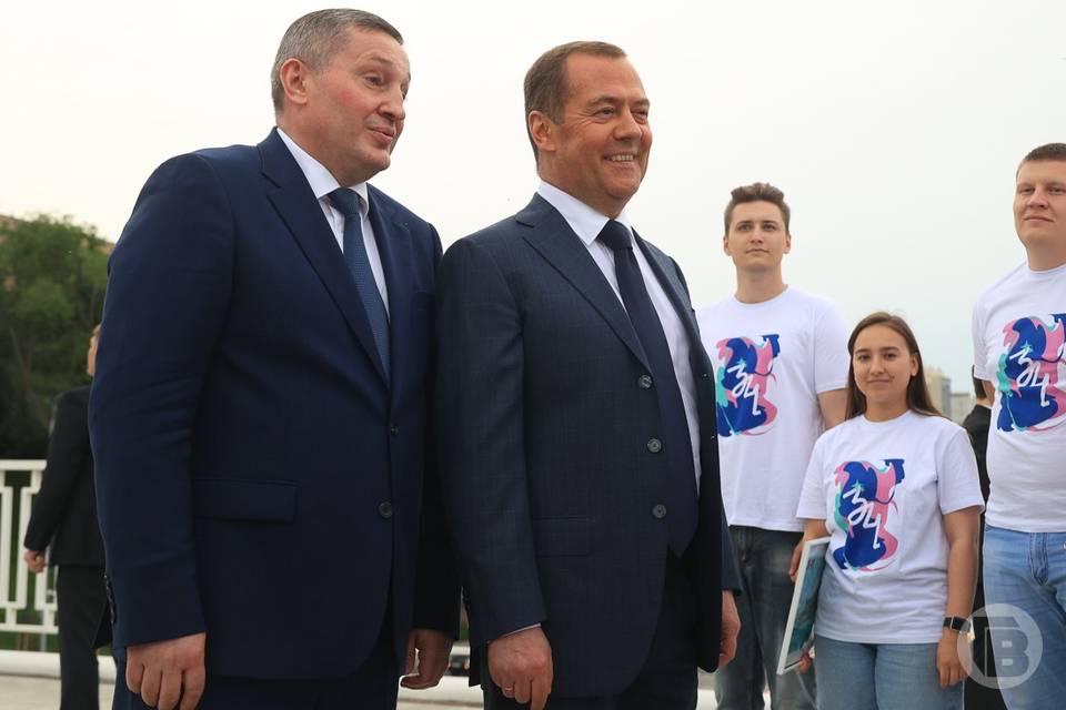 Дмитрий Медведев посоветовал россиянам отправиться летом на отдых в Волгоград