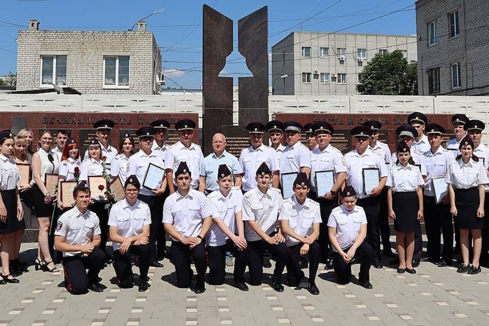 В Волгограде вручили погоны 25 сотрудникам УМВД