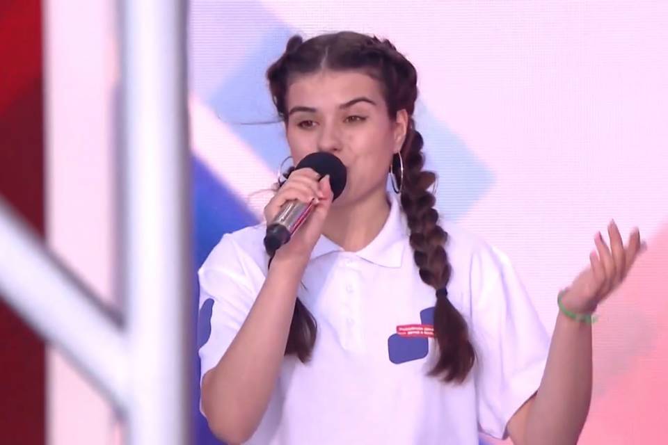 Елизавета Долгова из Волгограда спела на Красной площади в Москве