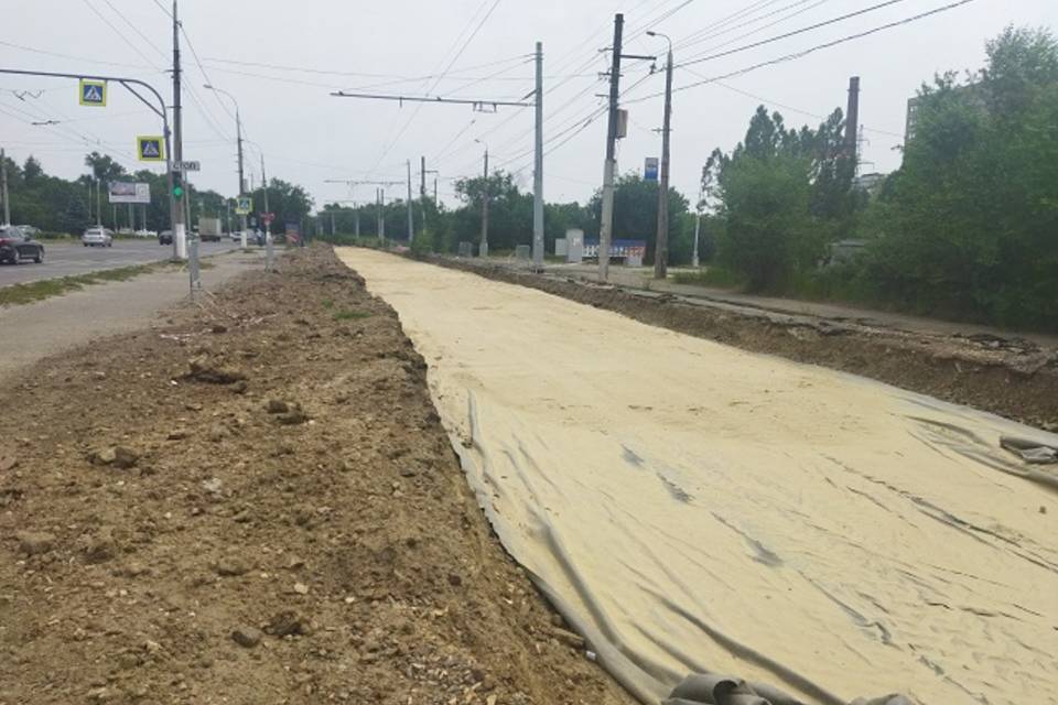 В Волгограде началось устройство песчаной подушки на участке скоростного трамвая