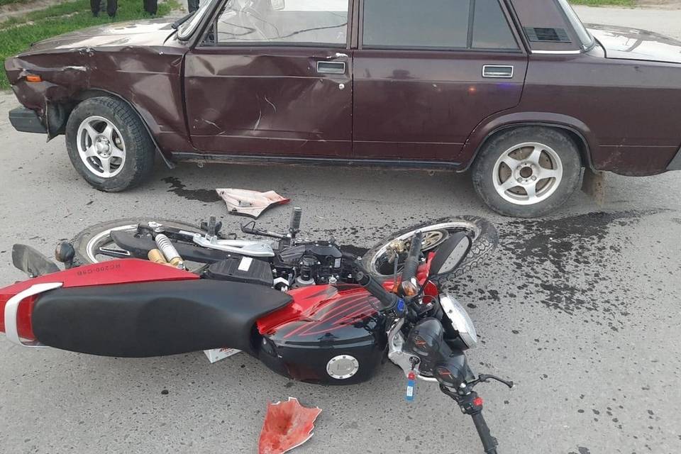 Под Волгоградом подросток на мотоцикле столкнулся с «ВАЗ-2110»