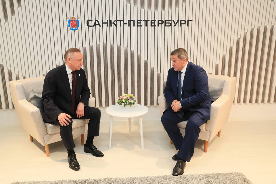Губернатор Волгоградской области и глава Санкт-Петербурга обсудили сотрудничество на ПМЭФ-2023