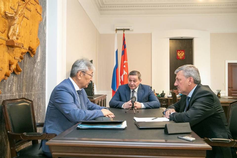 Глава Волгограда Владимир Марченко обсудил с губернатором области готовность к фесту #ТриЧетыре