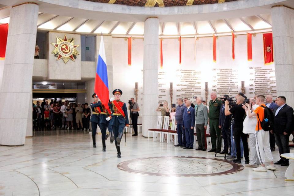 В Волгограде вручили награды 12 участникам СВО