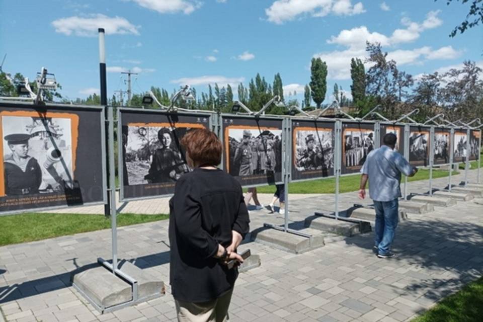 В Волгограде открылась фотовыставка "Детство. 1941-1945 годы"