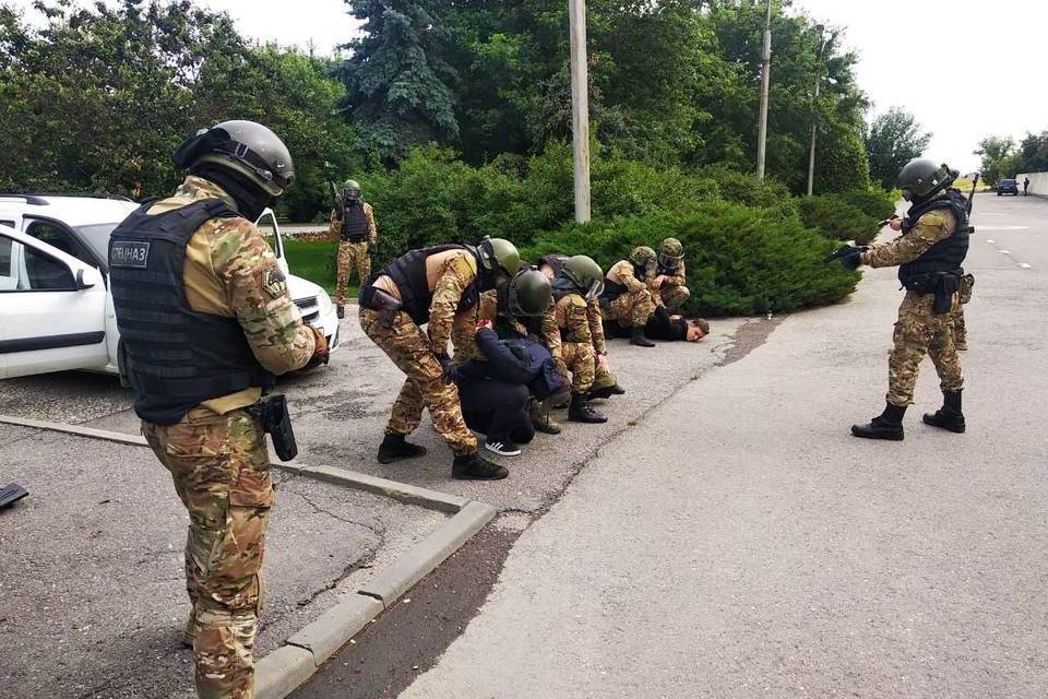 Людей с оружием заметили на юге Волгограда