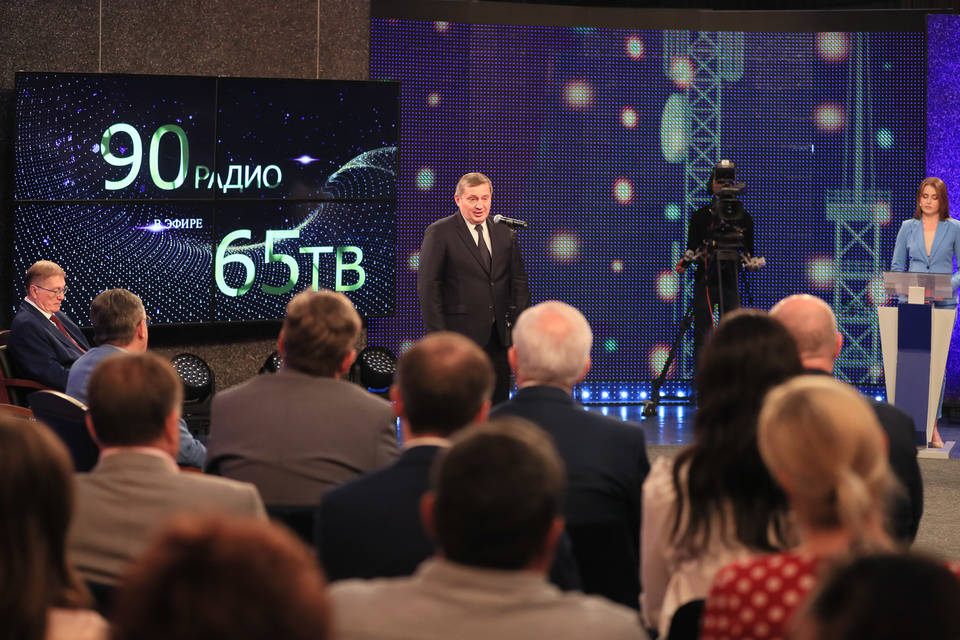 С юбилеем вещания волгоградских телевизионщиков поздравил губернатор Андрей Бочаров