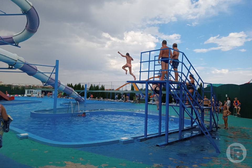 Директора, исполдиректора и трех инструкторов аквапарка под Волгоградом будут судить за гибель ребенка