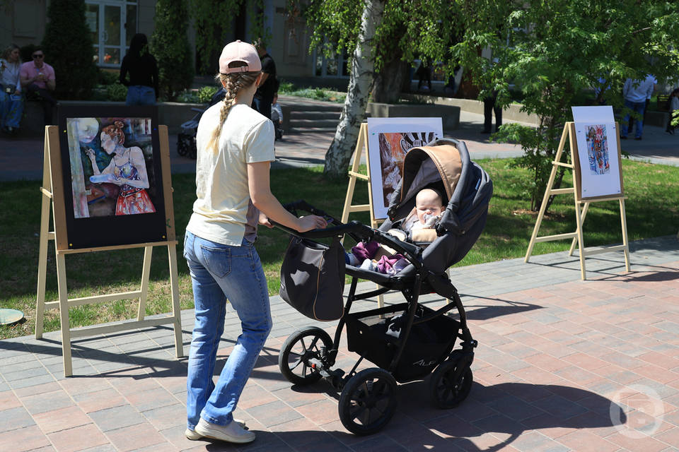 В Волгоградской области мамы, родившие первенцев, оформляют региональное пособие