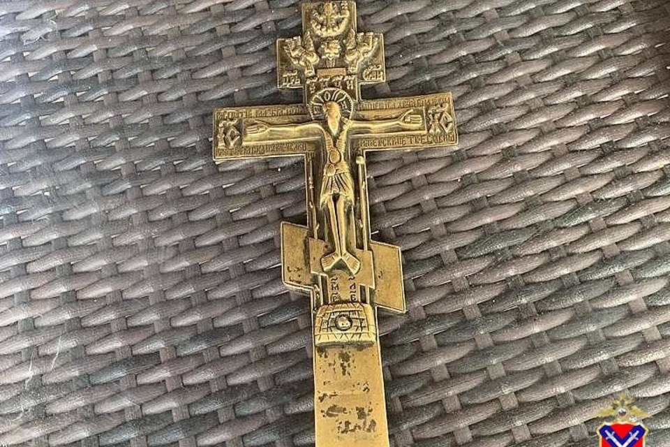 Рецидивист украл напрестольный латунный крест из храма под Волгоградом
