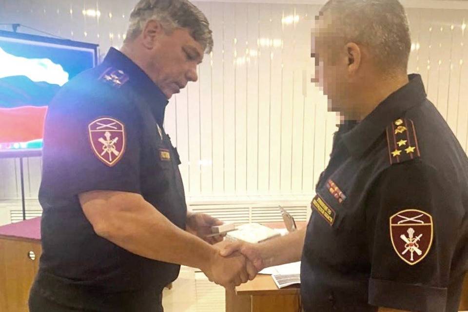 Волгоградского росгвардейца наградили медалью Суворова