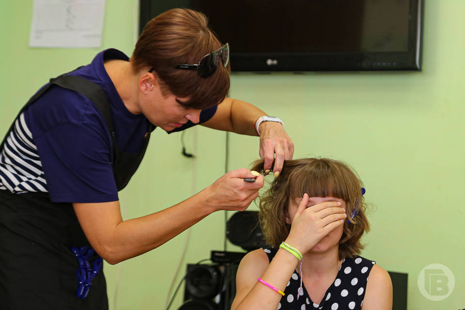 Волгоградцам объяснили, почему россияне теряют волосы после 35 лет
