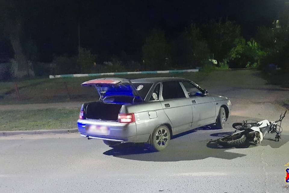 Под Волгоградом 16-летний пассажир мотоцикла попал под колеса «ВАЗ-2101»