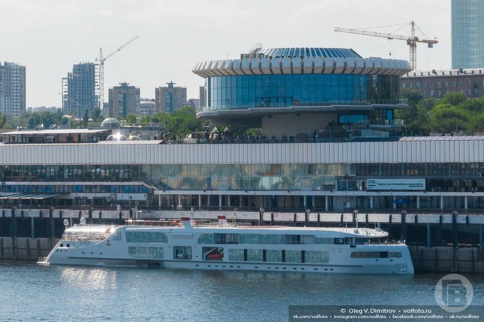 В Волгограде пришвартовалась яхта «Штандарт» за 1,2 млрд рублей