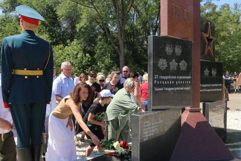 В Волгограде открыли памятник доблестным гвардейцам 114-го стрелкового полка