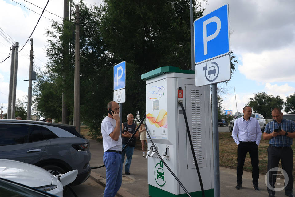 Поставки бензина в Волгоград обещают урегулировать в кратчайшие сроки
