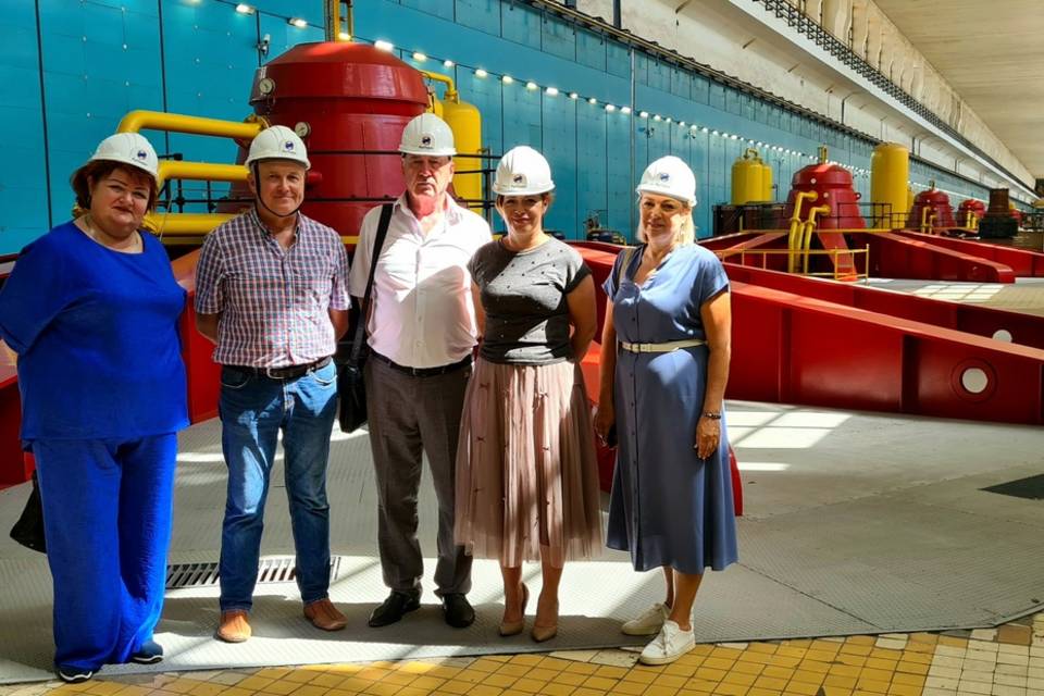 Волжскую ГЭС посетили специалисты из Донбасса