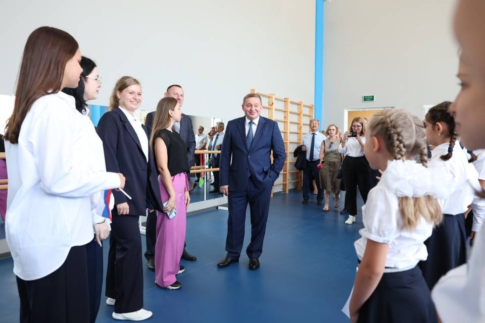Губернатор Андрей Бочаров поздравил всех волгоградцев с началом  нового учебного года