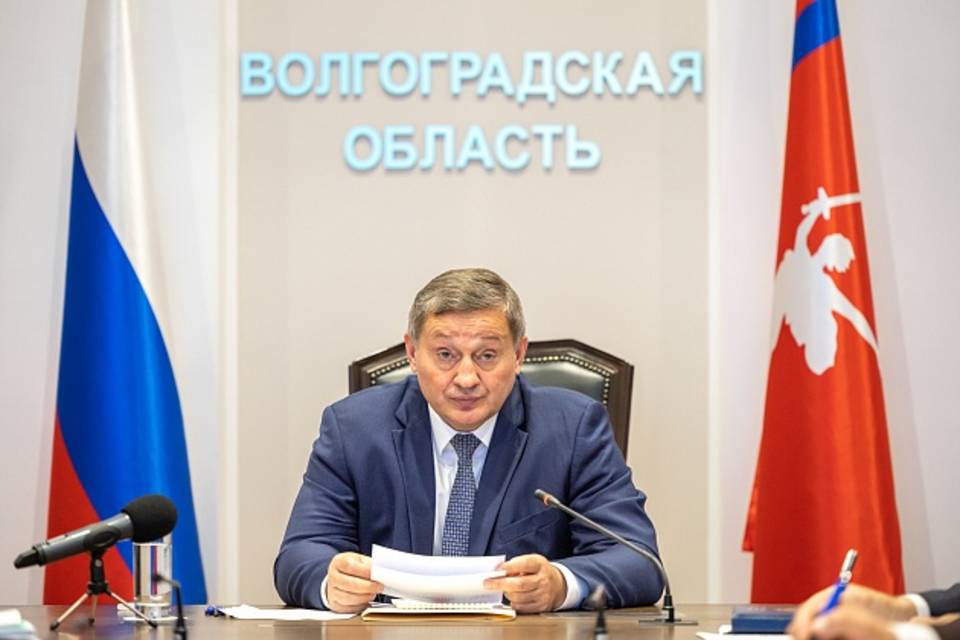 Андрей Бочаров поручил защитить волгоградцев от сезонных инфекций