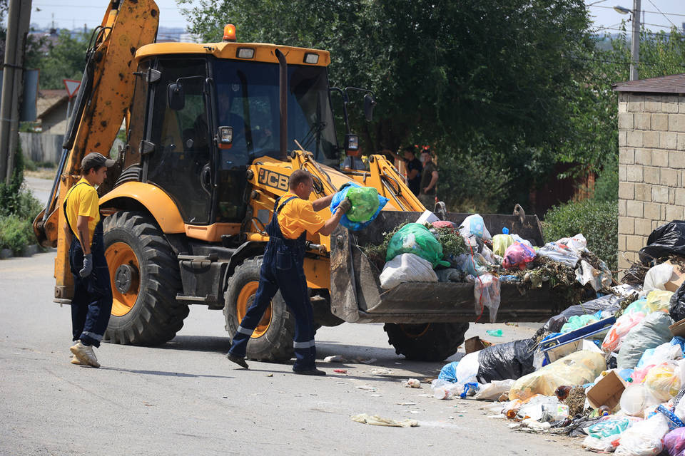 Как часто должен вывозиться мусор с контейнерных площадок, сообщает Волгоградская ГЖИ